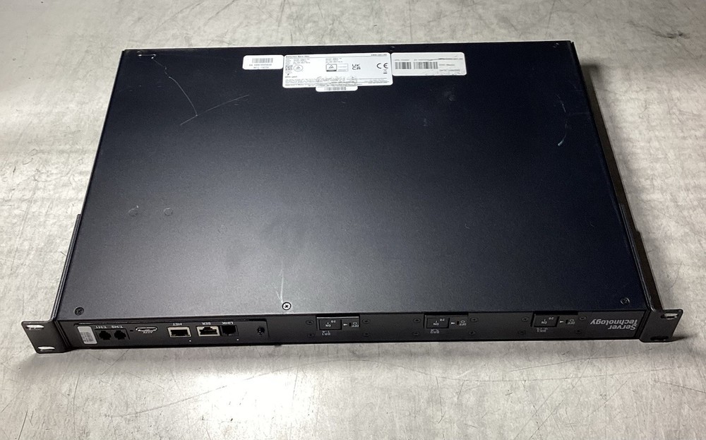 Server Technology CWG12H1-NC Switched Rack PDU
