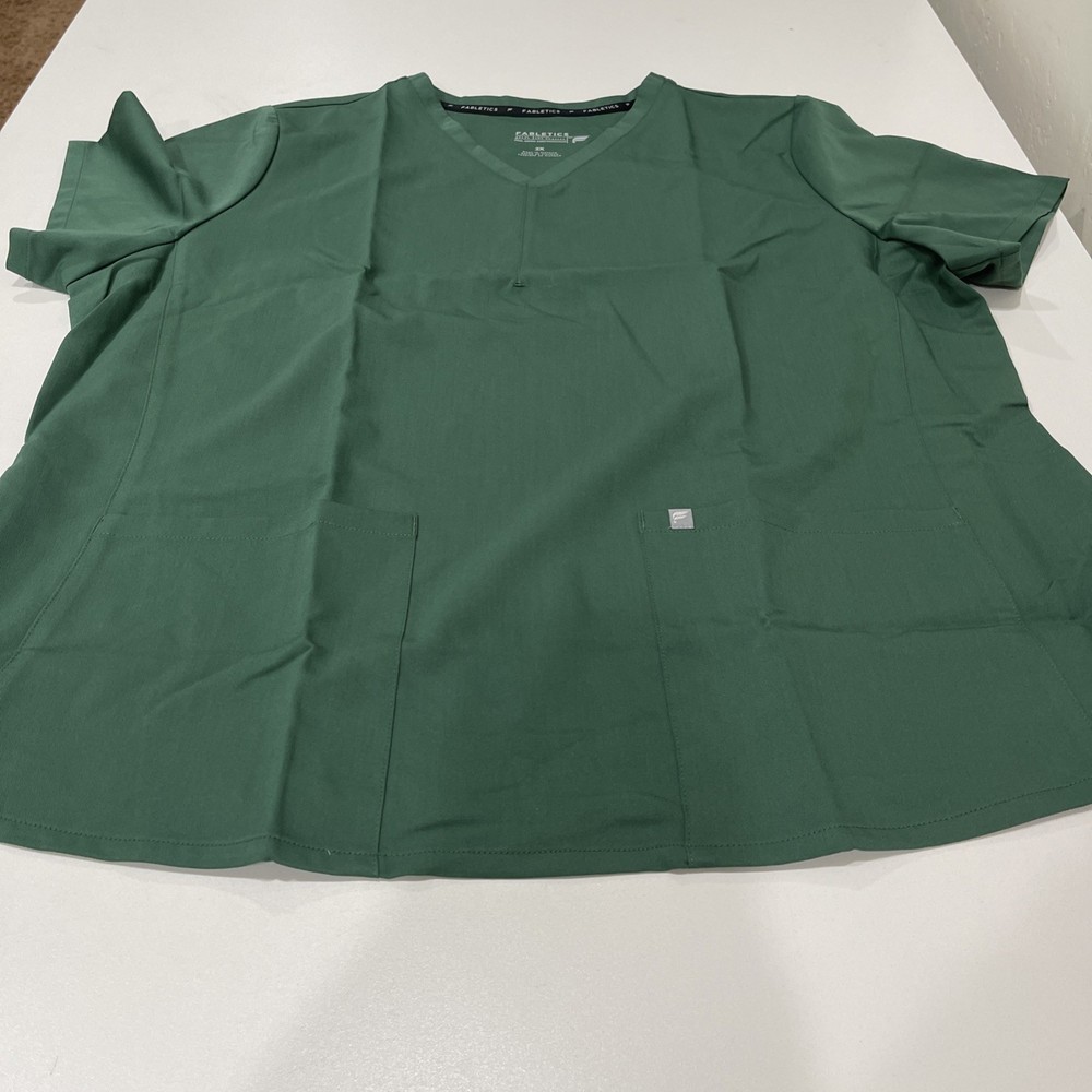 Fabletics Method 2-Pocket Scrub Top Hunter Green 2X
