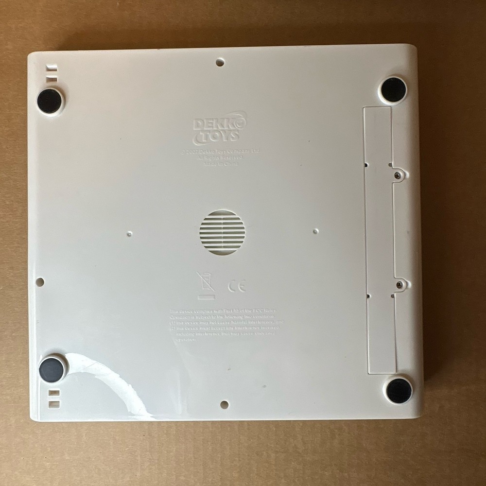 FlashPad Electronic Light & Touch Games Toy Element White Pre-owned Memory Game