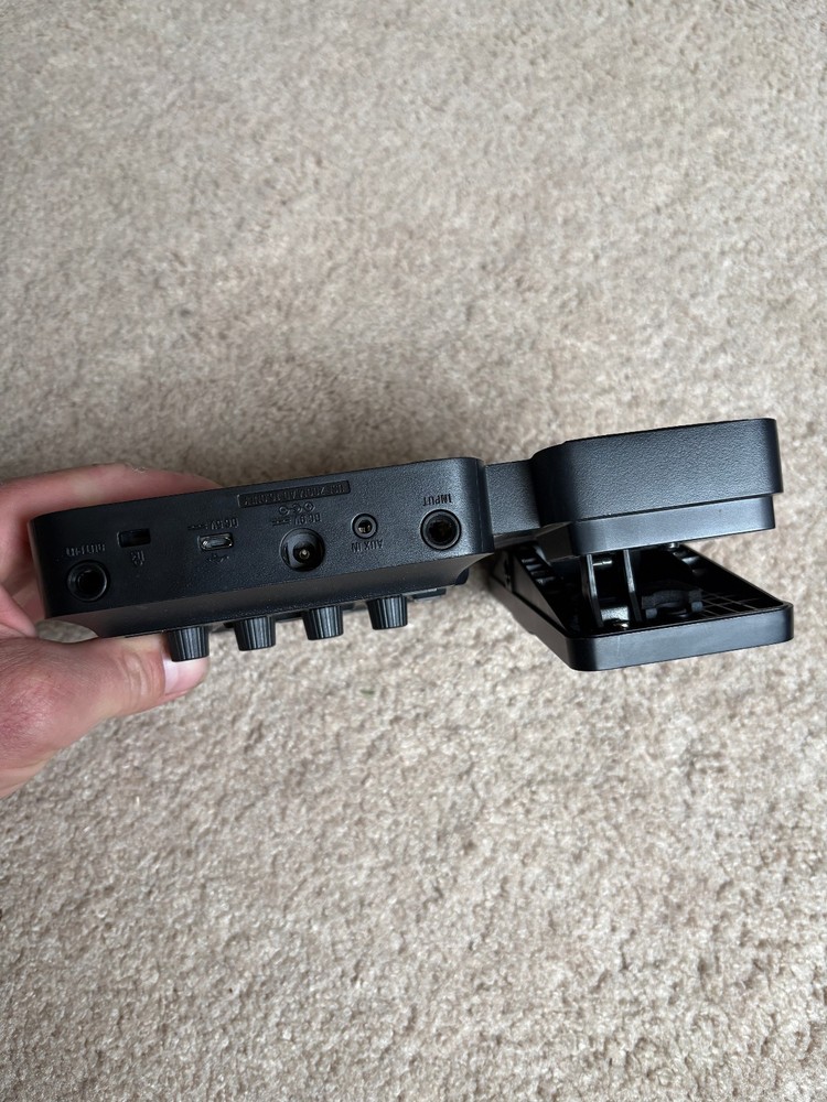 Zoom G1X FOUR Multi-effects Processor with Expression Pedal