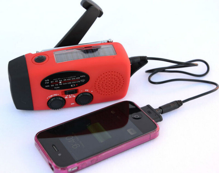 Solar Hand Crank USB Charging Radio with LED Flashlight for Emergency
