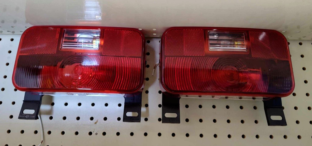 (2) 8.6"x4.6" Reflectorized Rectangular Bolt-on Mount Tail Lights