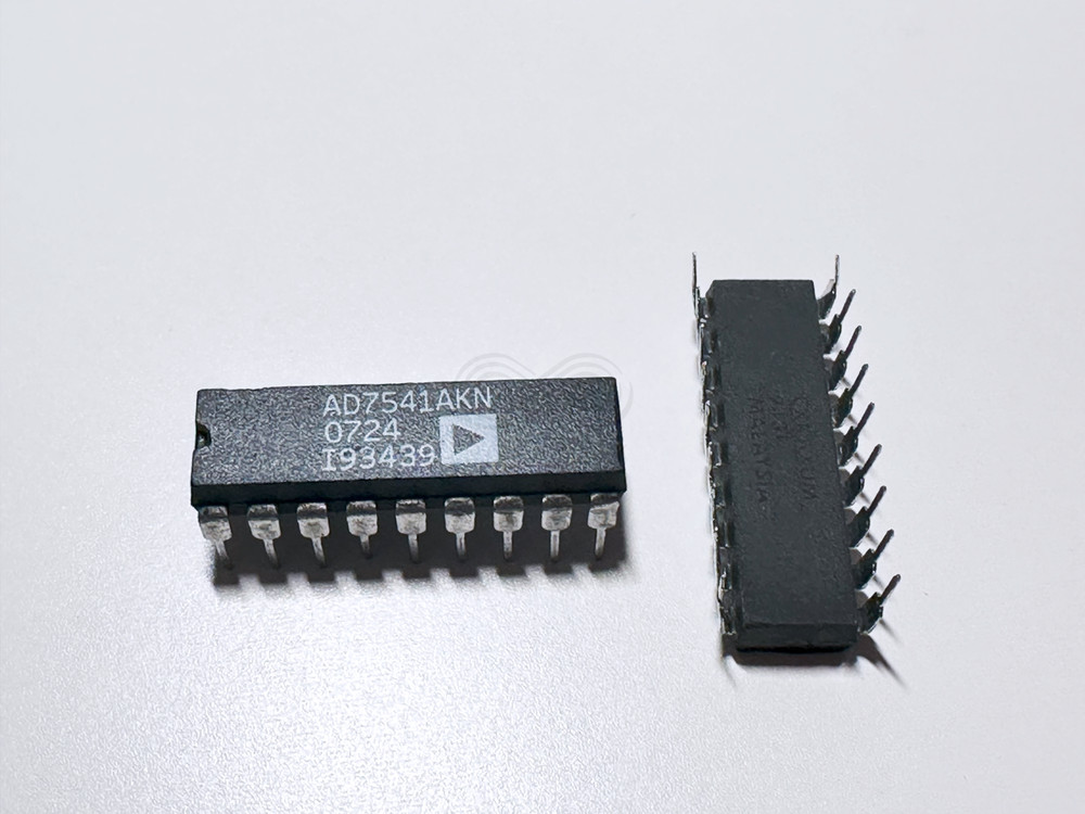 1X AD7541AKN Analog Devices 12-Bit CMOS Multiplying DAC Parallel Input DIP-18