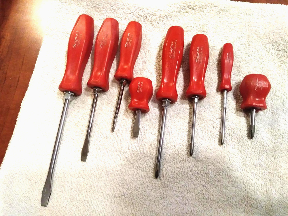 SNAP-ON HARD RED HANDLE COMBINATION 8 PC. SCREWDRIVER SET EXCELLENT CONDITION