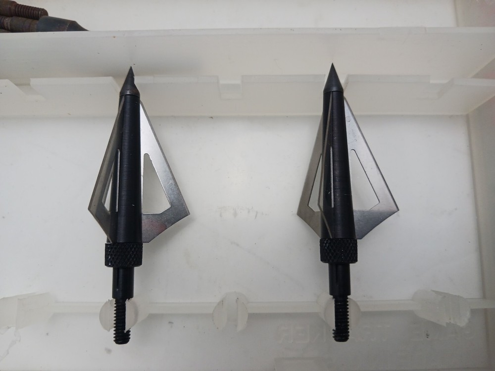 Game Tracker Terminator Broadheads 125 Grain 2 Pack + 9 Practice Tips