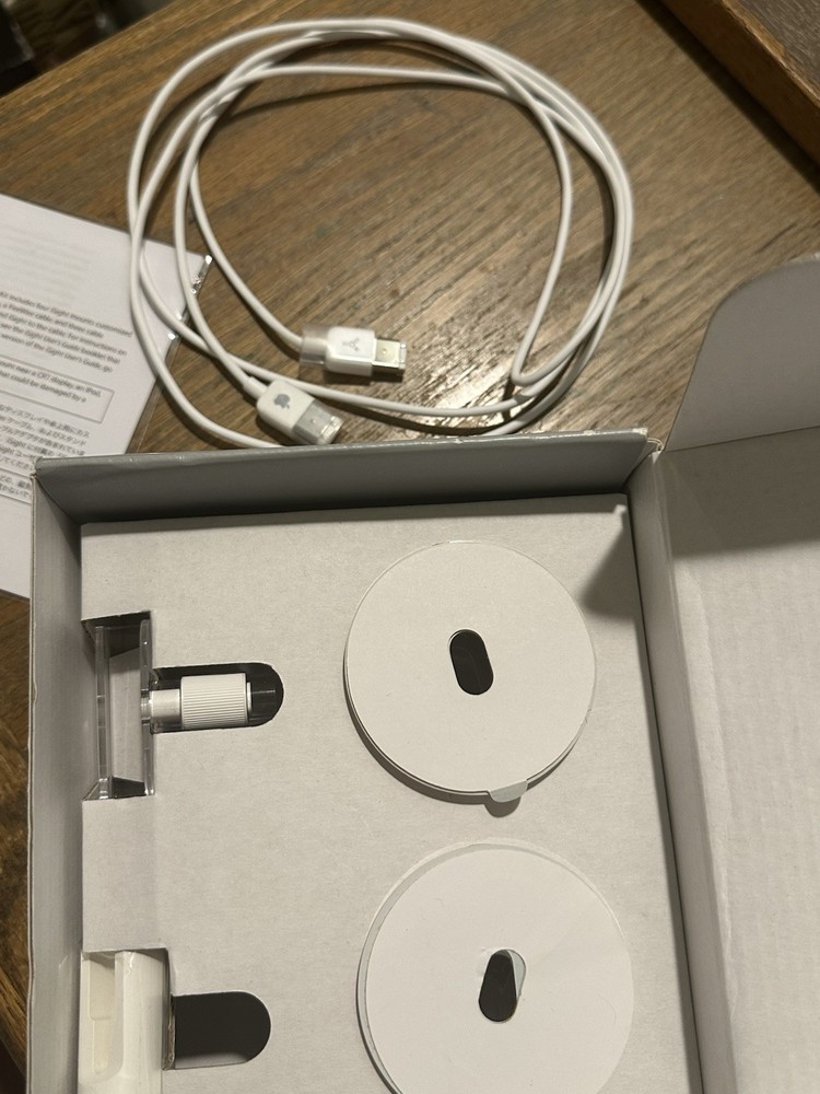 Apple iSight Accessory Kit with Original Box - M9314G/B