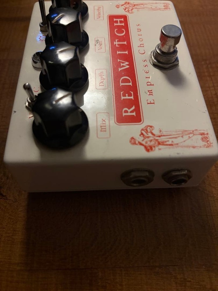 RED WITCH pedals Empress Chorus