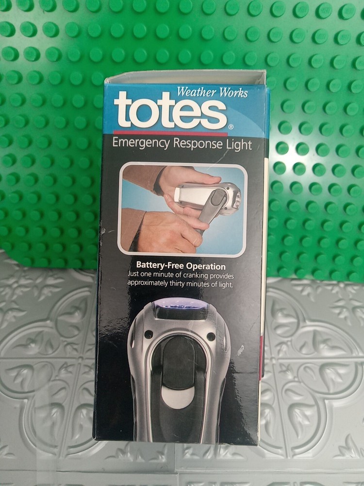Totes Weather Works Emergency Response Light NEW