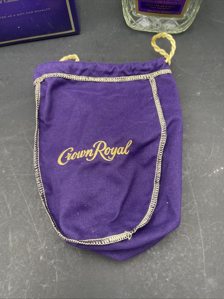 CROWN ROYAL 750 ML BOTTLE, DRAWSTRING BAG & BOX - COMPLETE SET (EMPTY)