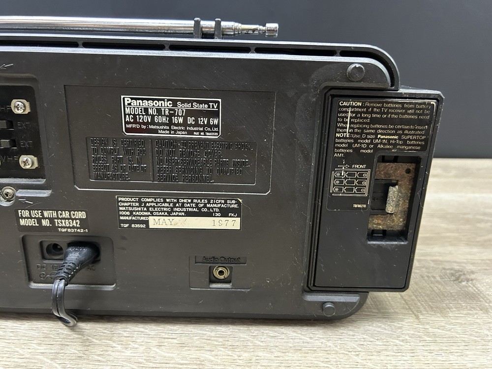 Vintage Panasonic TR-707 AC/DC Battery Wireless Solid State Portable TV Set