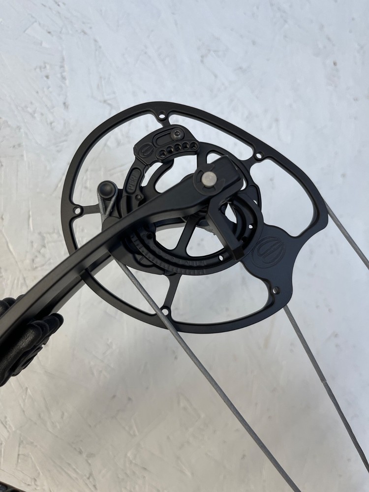 elite kairos compound bow NEW