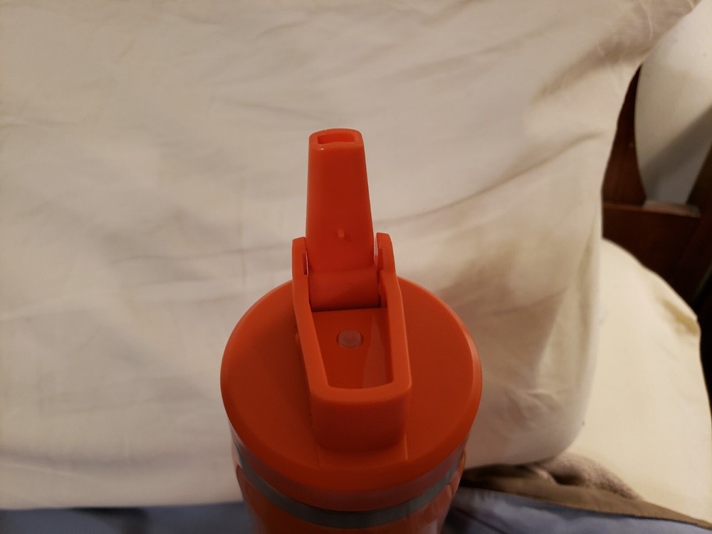 Dunkin Donuts 24oz Orange hydration bottle NO Carabiner