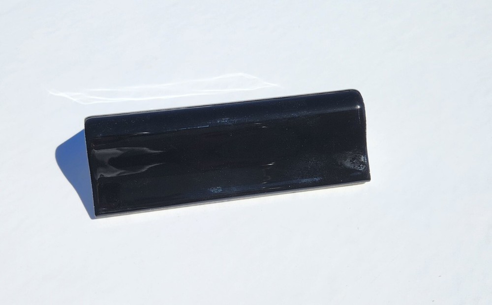 Glossy Black V Cap Ceramic Tile Countertop