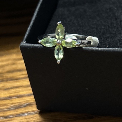 Peridot Ring Sterling Silver Size 7
