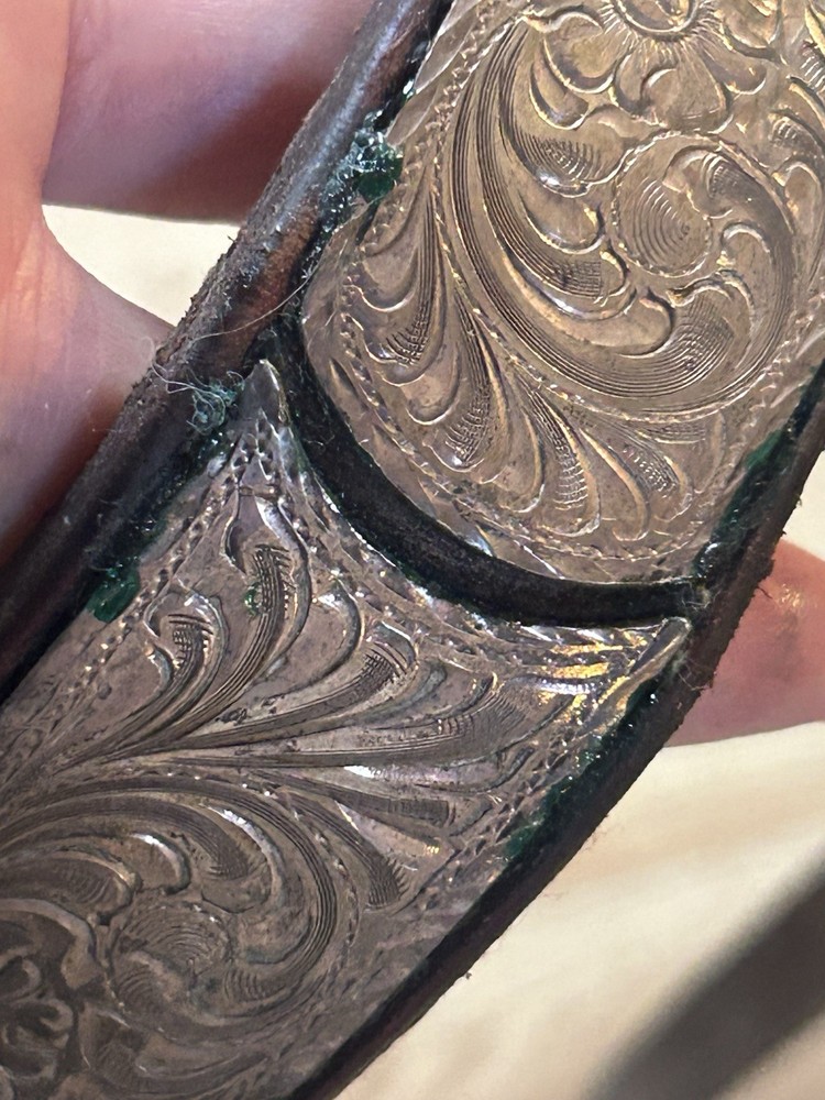 Tool silver and leather Equestrian breast collar