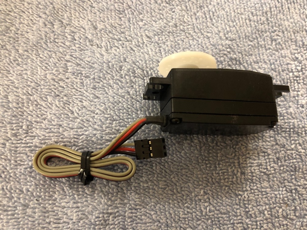 JR RT88 - Retract Servo