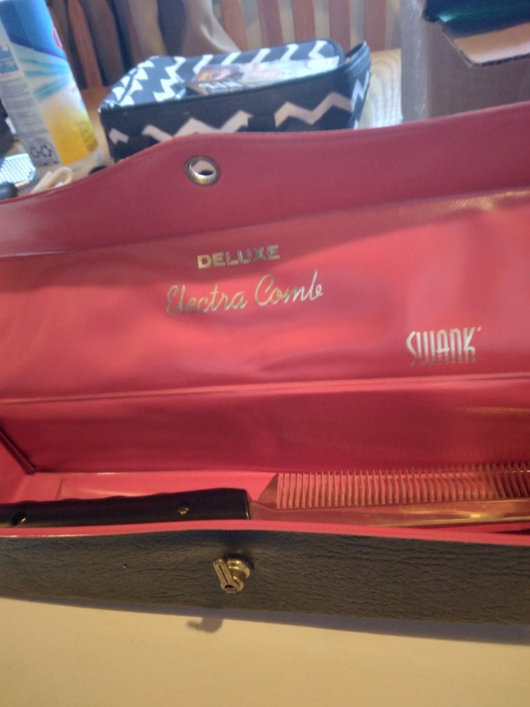 Deluxe Electra Hot Comb. By Swank With Storage Case*TESTED