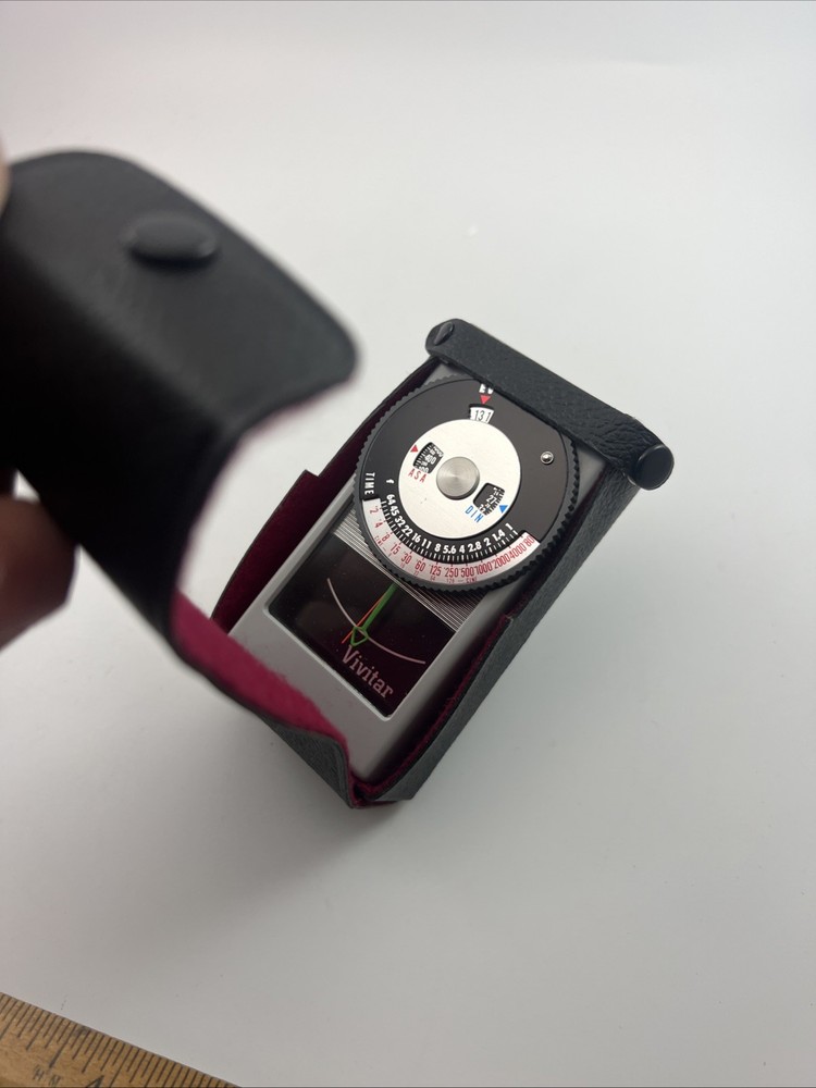 Vivitar No. 30 Exposure Light Meter With Case