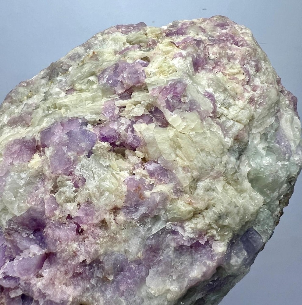 472 G Rare Fluorescent Sharp Phosphorescent Hackmanite, Phlogopite, Calcite AFG