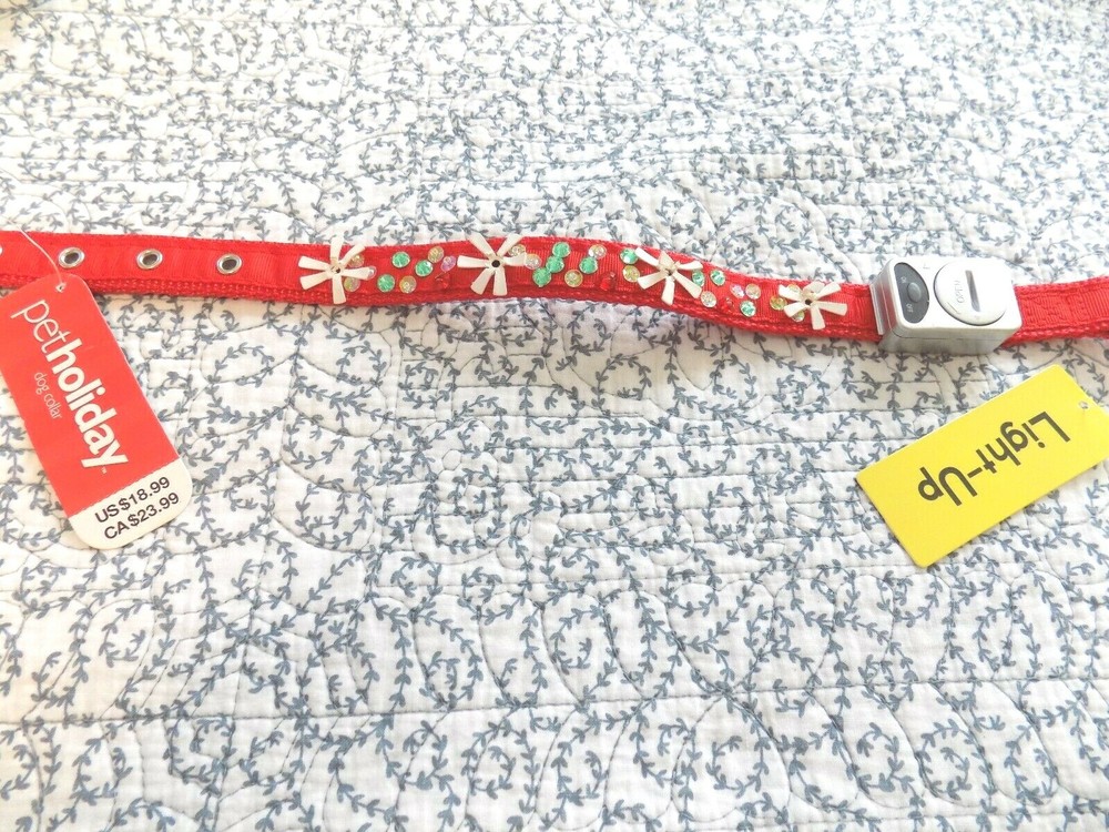 Pet Holiday Light-Up Christmas Collar ~ Size Medium ~ New