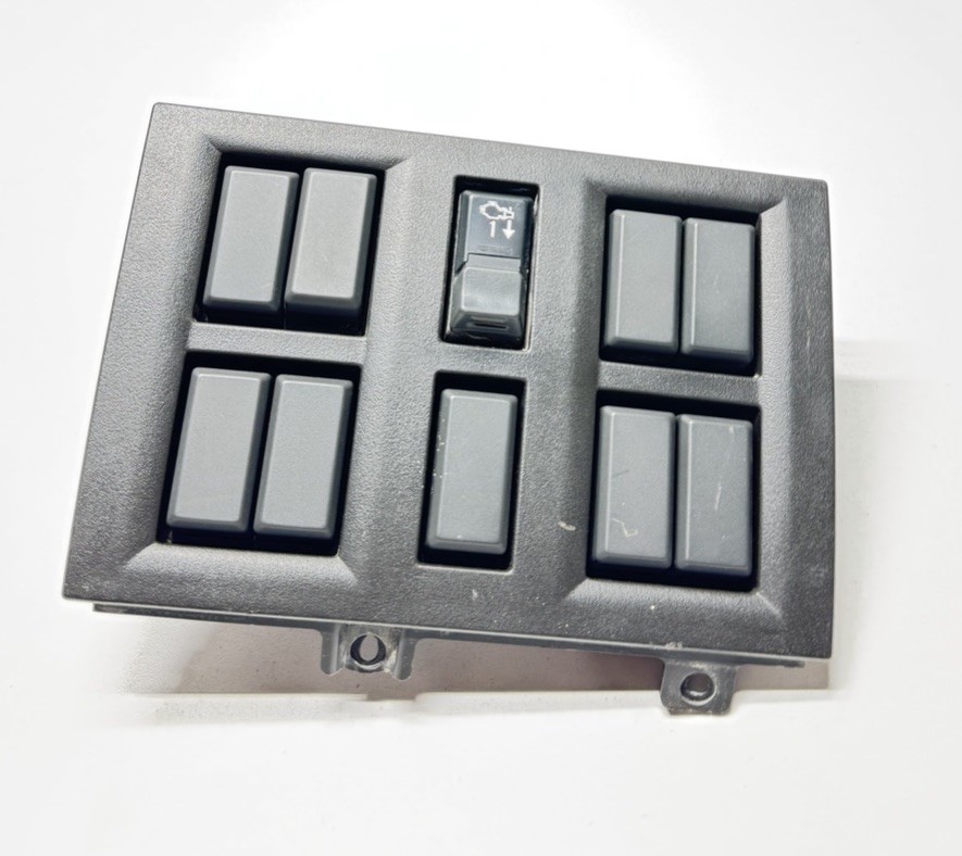 82756003 Paneldash for Volvo