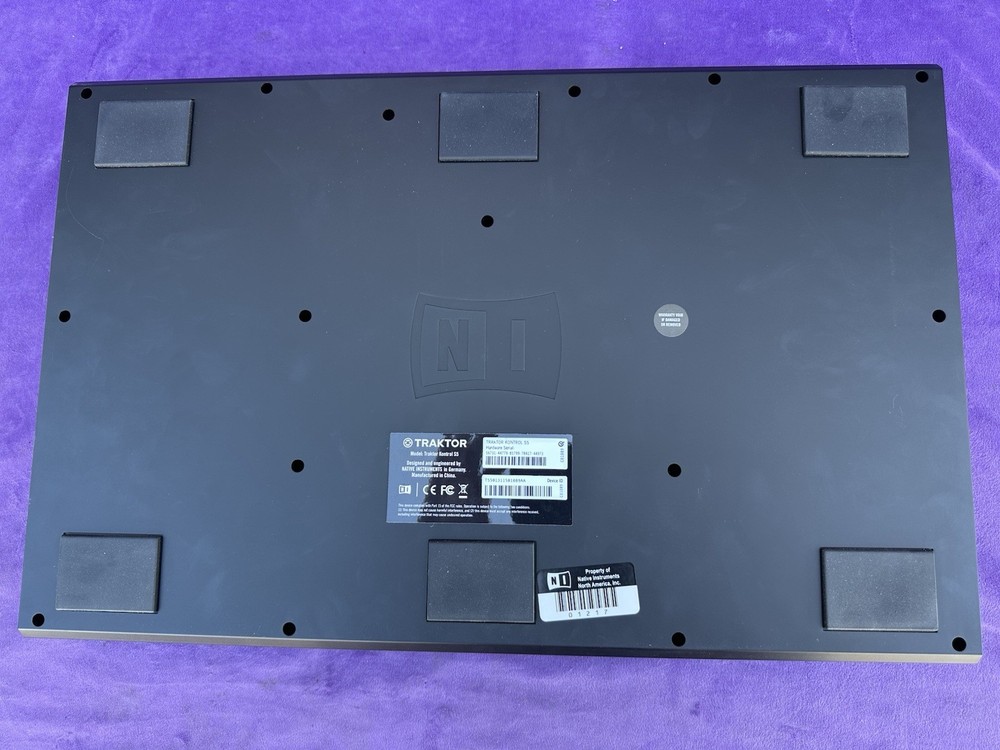 Native Instruments Traktor Kontrol S5 DJ Controller