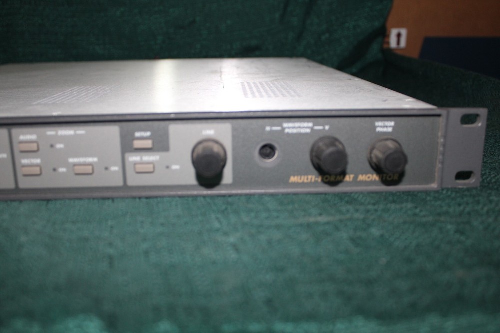 Videotek VTM-200 Broadcast Multi-Format Monitor