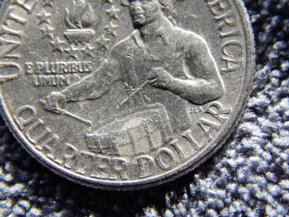 Bicentenial Quarter No Mint Mark Multiple Errors Reverse Side and Obverse side