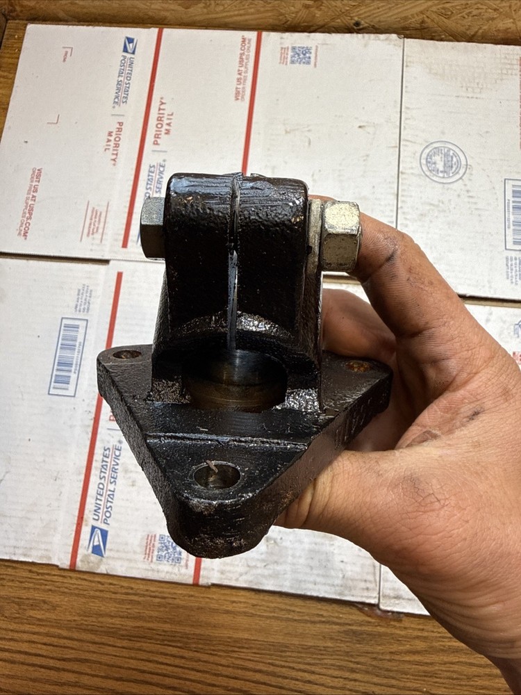 Mercruiser engine mount bracket 66418