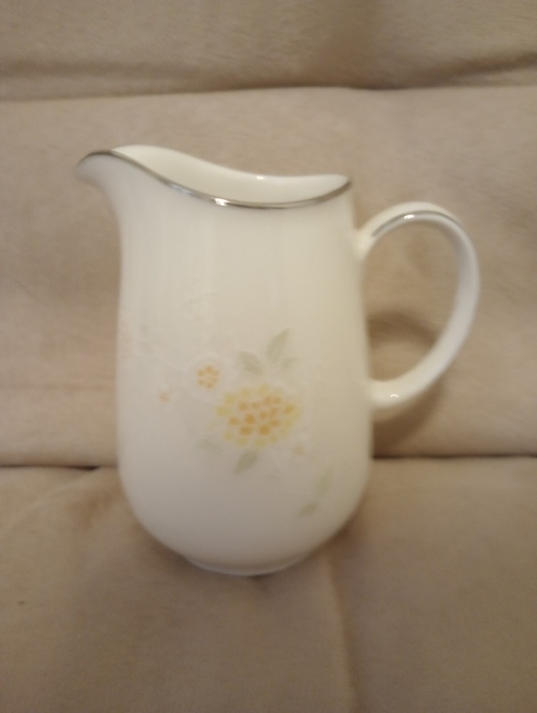 Noritake China Miyako Pattern $7566  Creamer