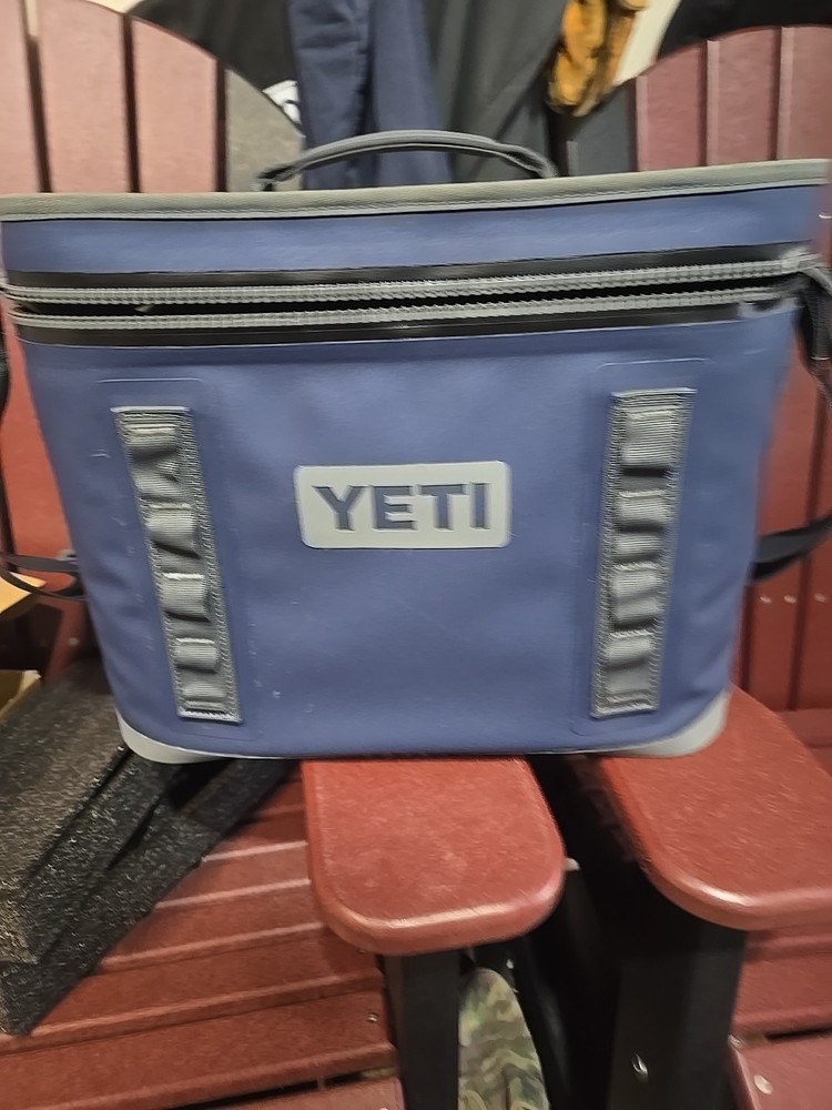 Yeti Hopper Flip 18. Minor Marks.