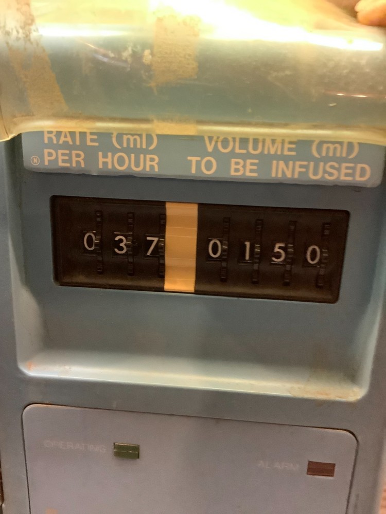 IMED 960 Volumetric Infusion Pump Powers On and beeps