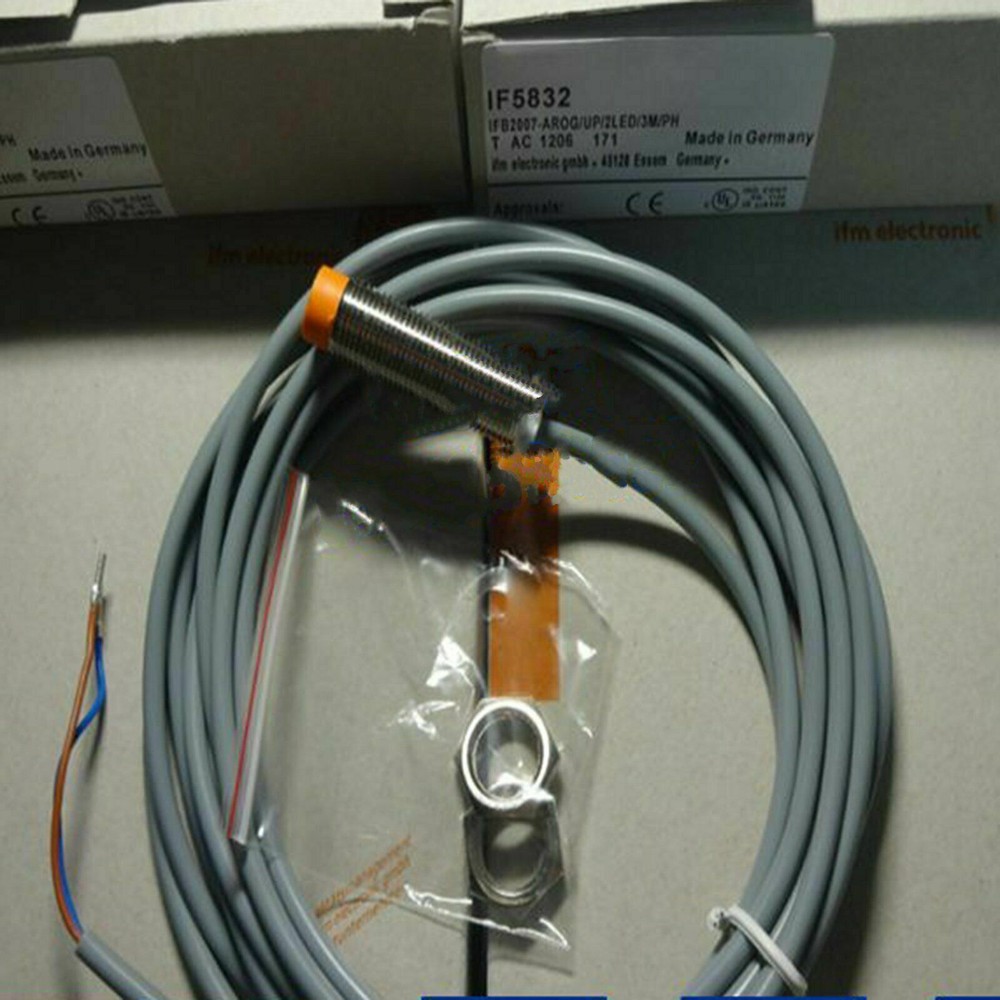 IFM IF5832 Proximity Switch Sensor New