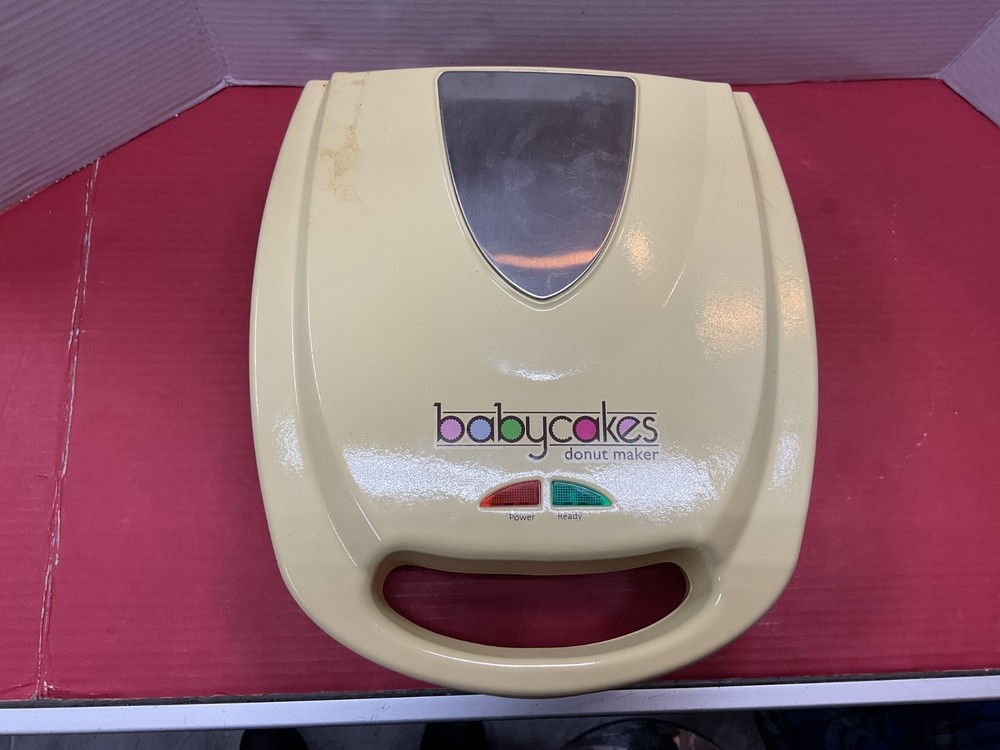 baby cakes donut maker 12 used