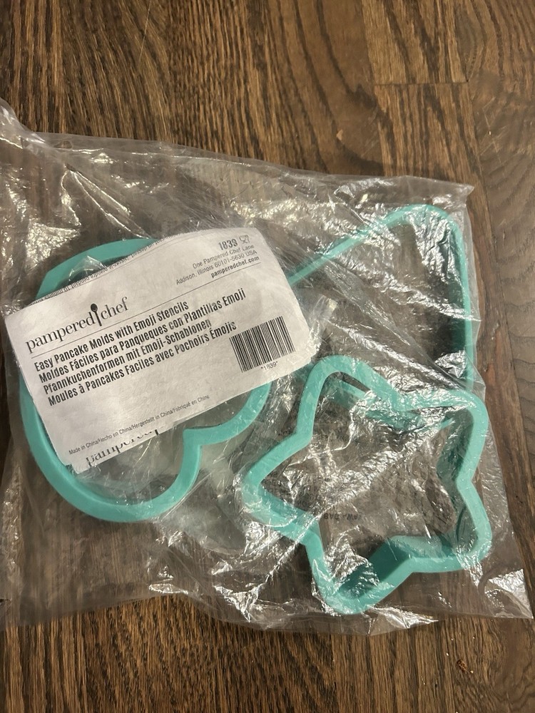 Pampered Chef Easy Pancake Molds With Emoji Stencils In Package