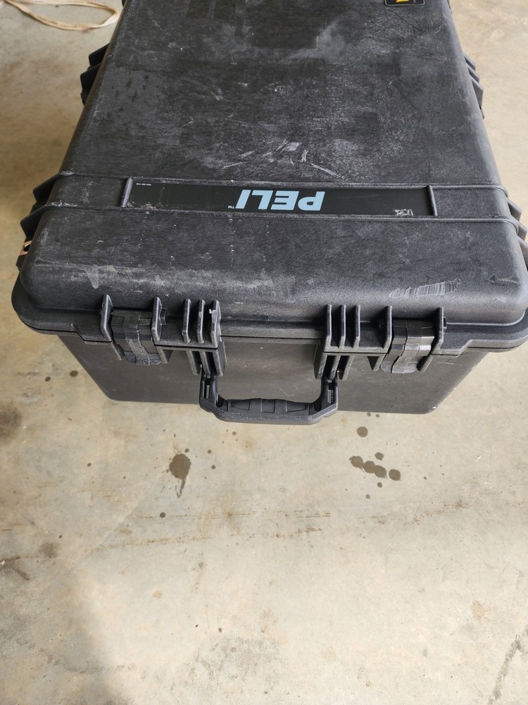 Pelican Peli 1650 rolling hard case