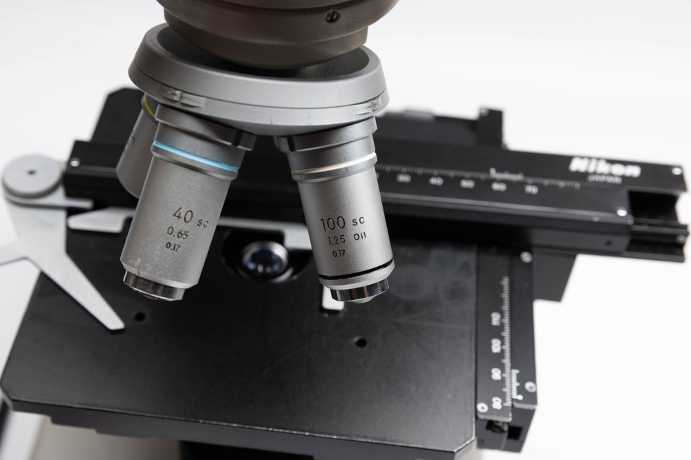 Nikon SC Binocular Biological Microscope with 4 Objective Lenses & Eyepieces