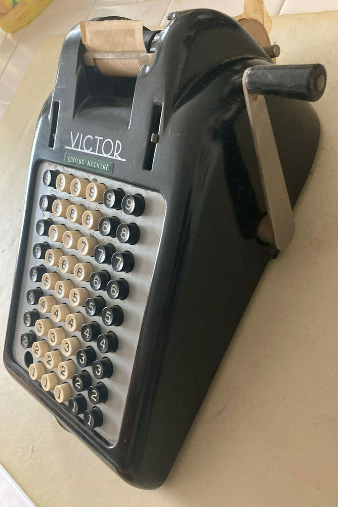 Vintage Hand Cranked Victor Adding Machine 6 Column