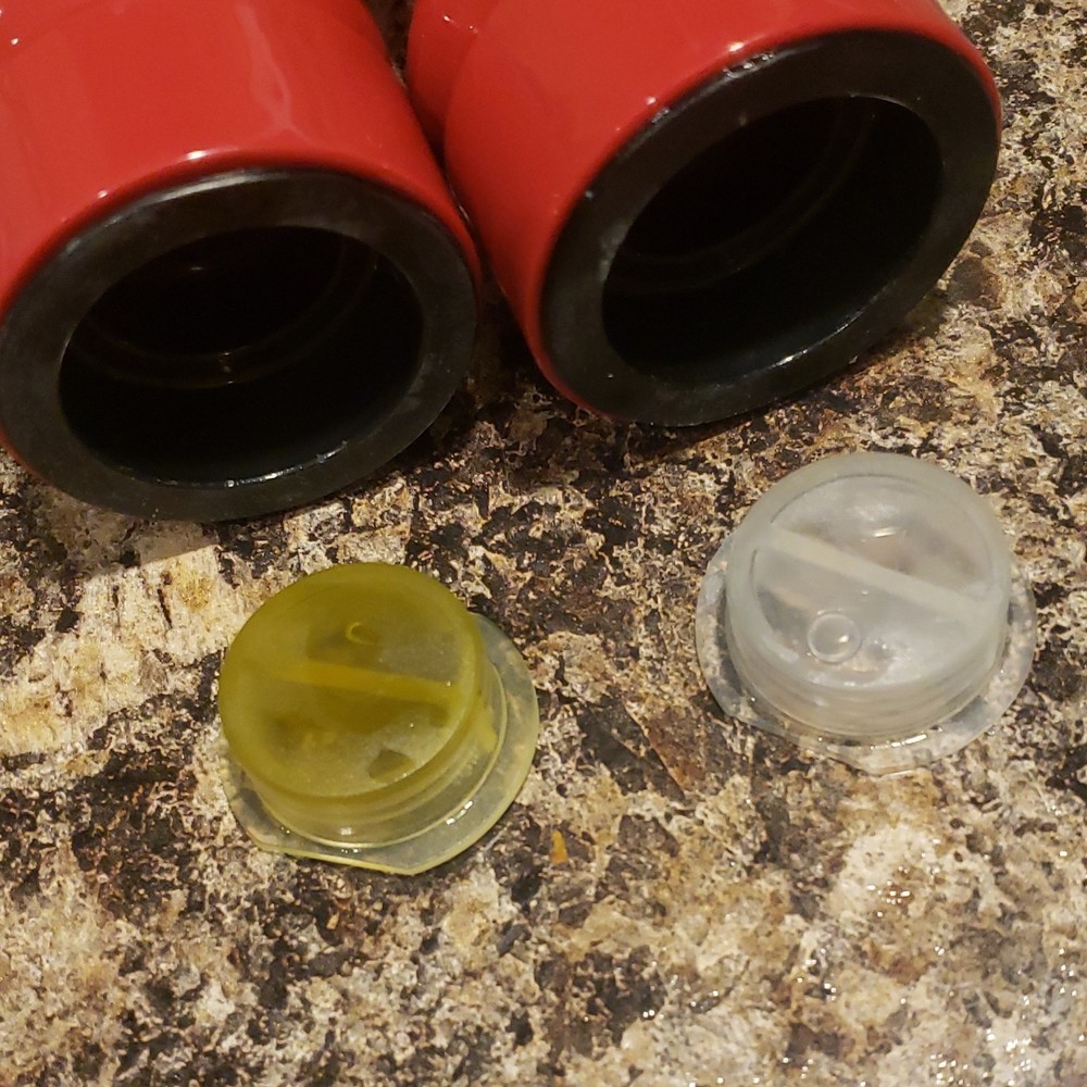 Red Manual Salt & Pepper Shaker Set Solid Plastic Metal Kitchen Tableware