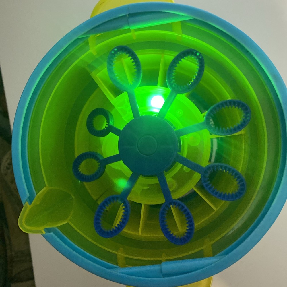 Bubble Fountain, Bubble Blaster Ultimate Blower Battery Operated