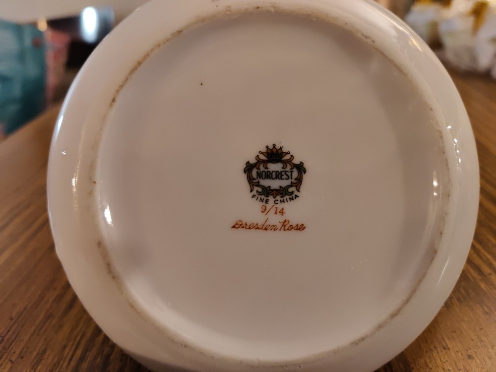 NORCREST BRESDEN ROSE MOTIF STACKABLE 4-PIECE INDIVIDUAL TEA SET.