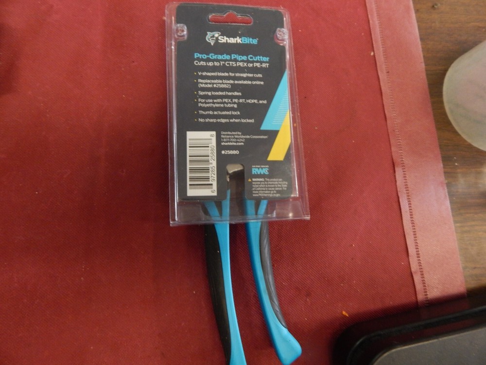 Sharkbite PRO-grade Pipe Cutter #25880