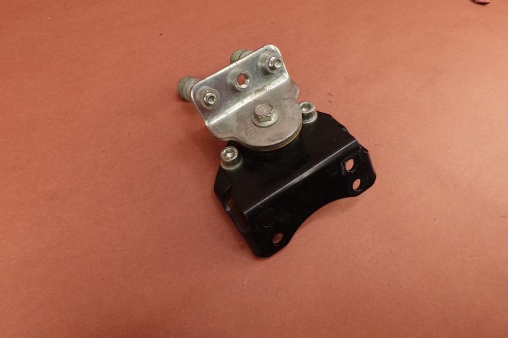 2002-2006 Harley Davidson V-rod Vrod Engine Motor Mount Bracket