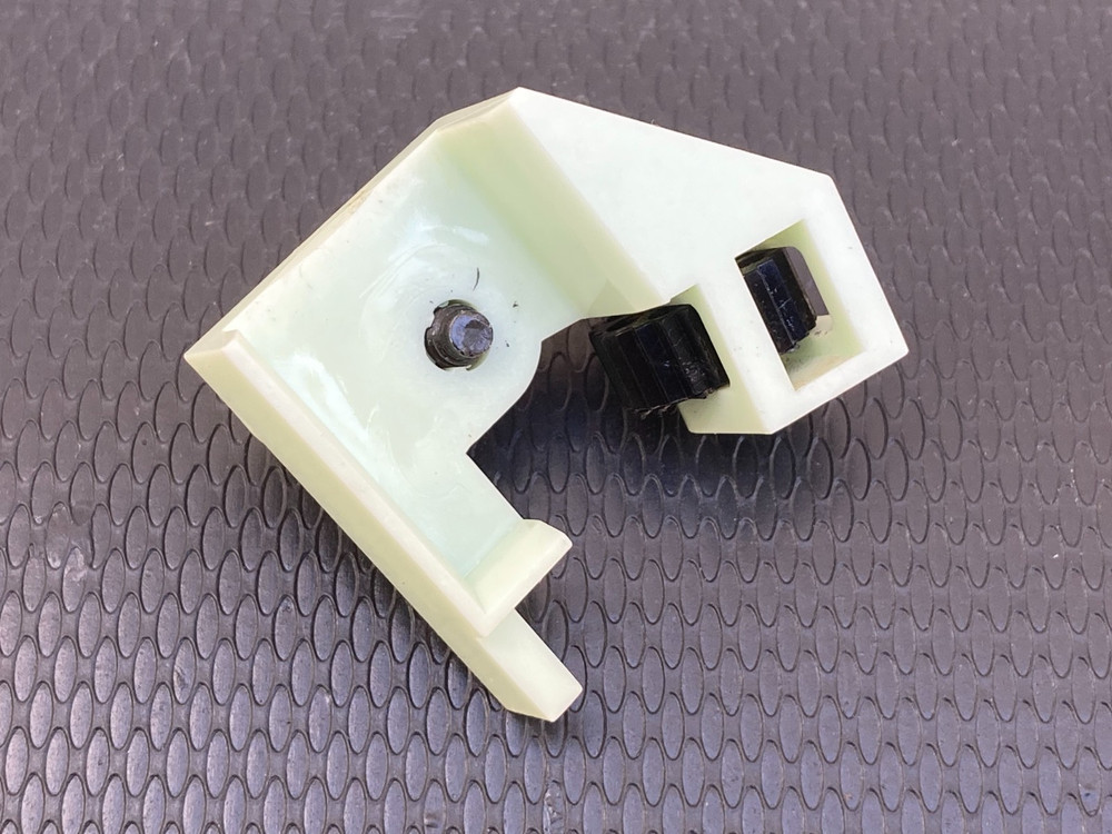 92-96 FORD ECONOLINE VAN SPEEDOMETER SHIFT SELECTOR INDICATOR CABLE MOUNT
