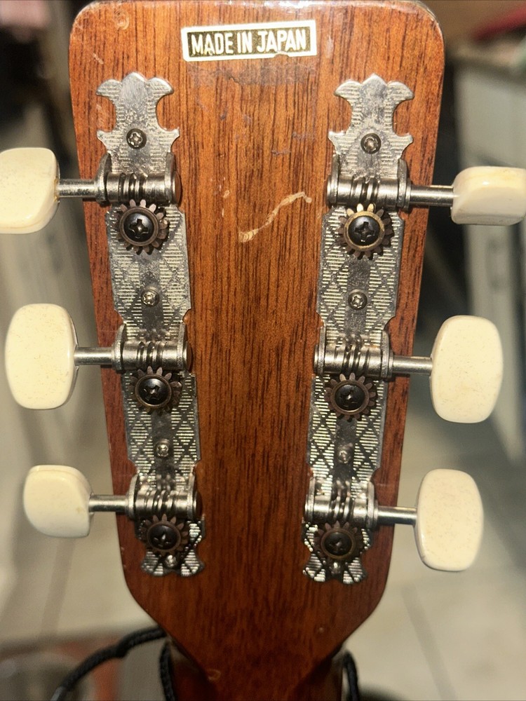 Conqueror Classical 6 String Guitar W/Hard Case