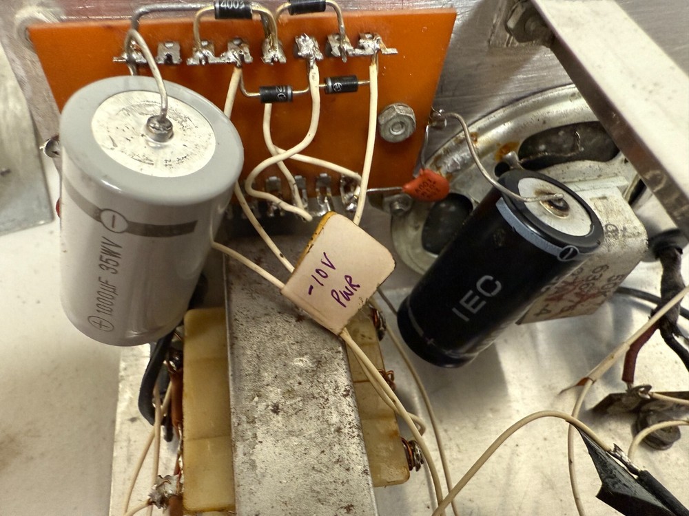 Homebrew IC KEYER W/ PROGRAMMABLE ERASABLE MEMORY