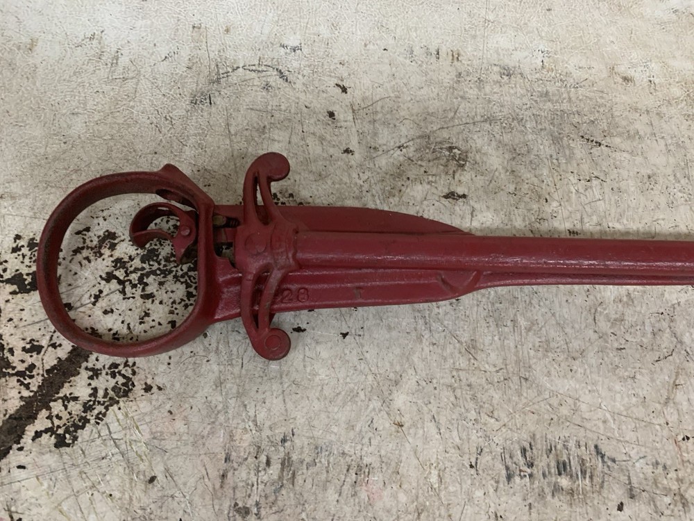 NELLIS H-28 VINTAGE HAY SPEAR