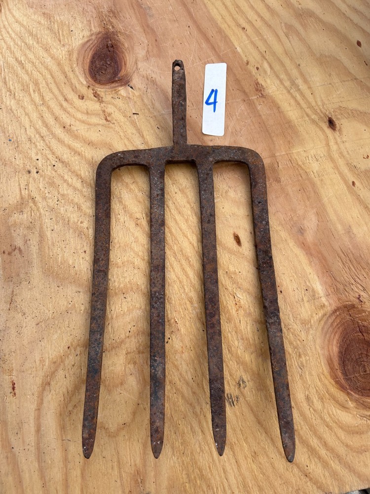 Fork Rake Head 4 Thines Rusty Rustic no handle Original Vintage Primitive Metal