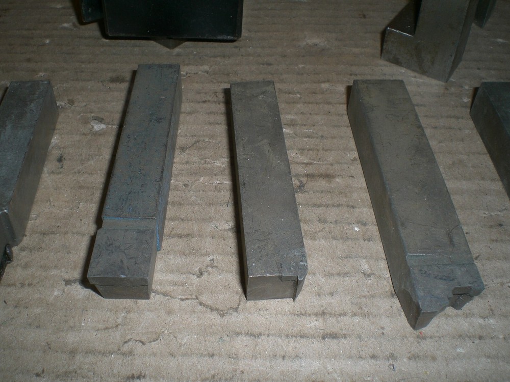 Genuine Aloris CX tool post with 1 tool holder 7 cutting bits