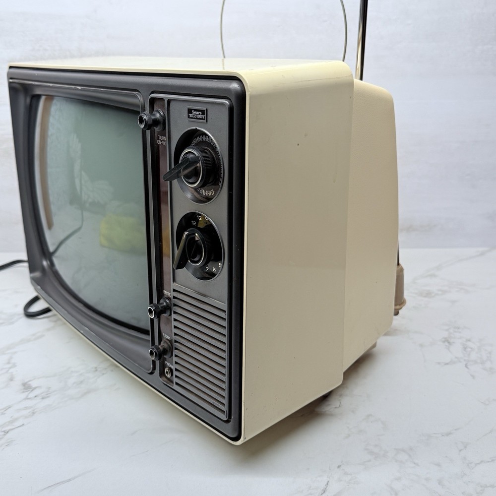 Sears solid state Car TV 12v DC Model 401.50301151 w/ Antennas Works!